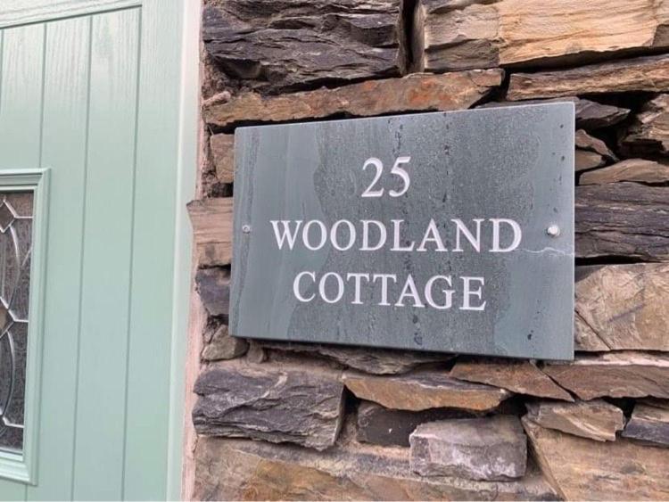 Woodland Cottage - Private Courtyard - Pet Friendly Retreat In The Heart Of ويندرمير المظهر الخارجي الصورة